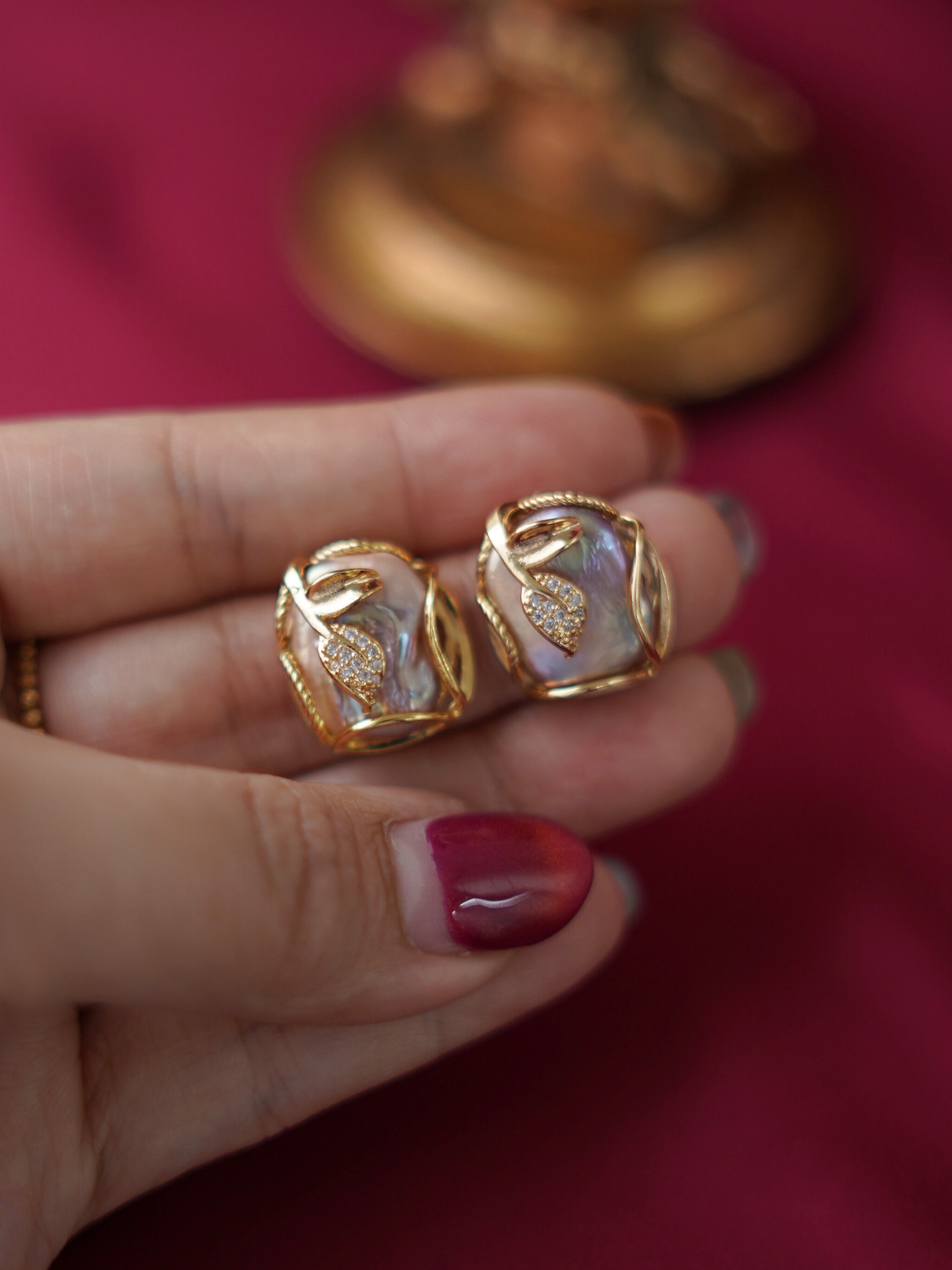 EA0035PR Earrings Baroque Freshwater Pearl Enamel 18K Gold Pleated