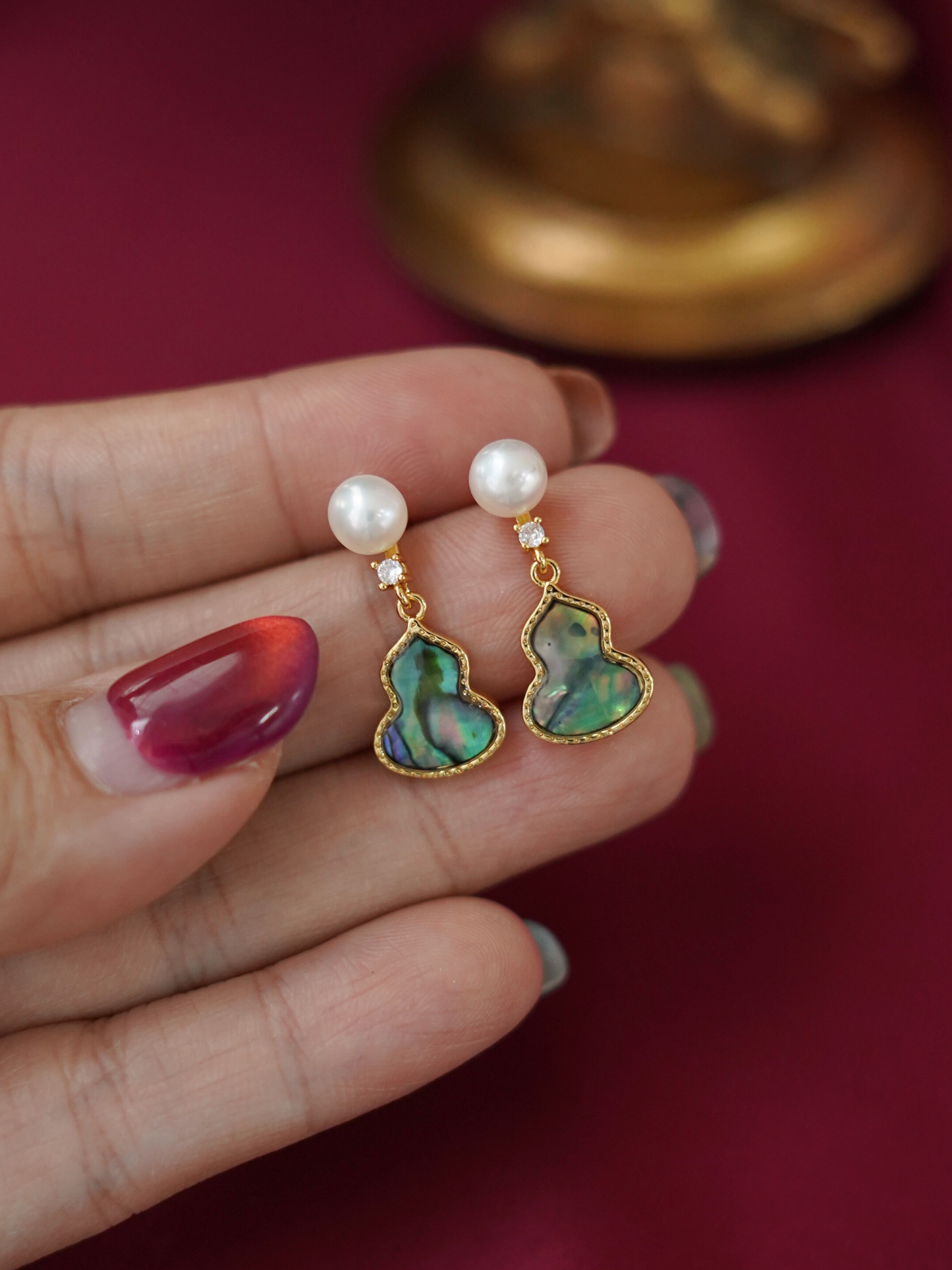 EA0021GR Earrings Dangle Abalone Shell Freshwater Pearl 18K Gold Pleated