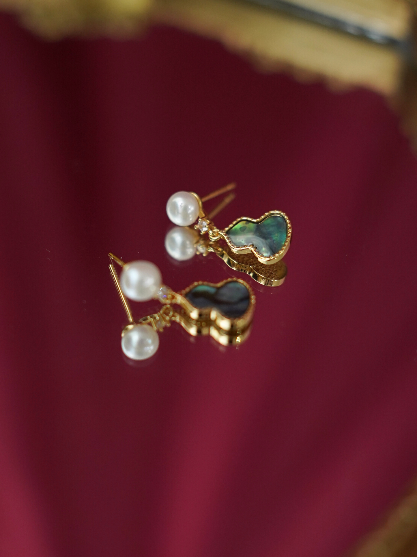 EA0021GR Earrings Dangle Abalone Shell Freshwater Pearl 18K Gold Pleated