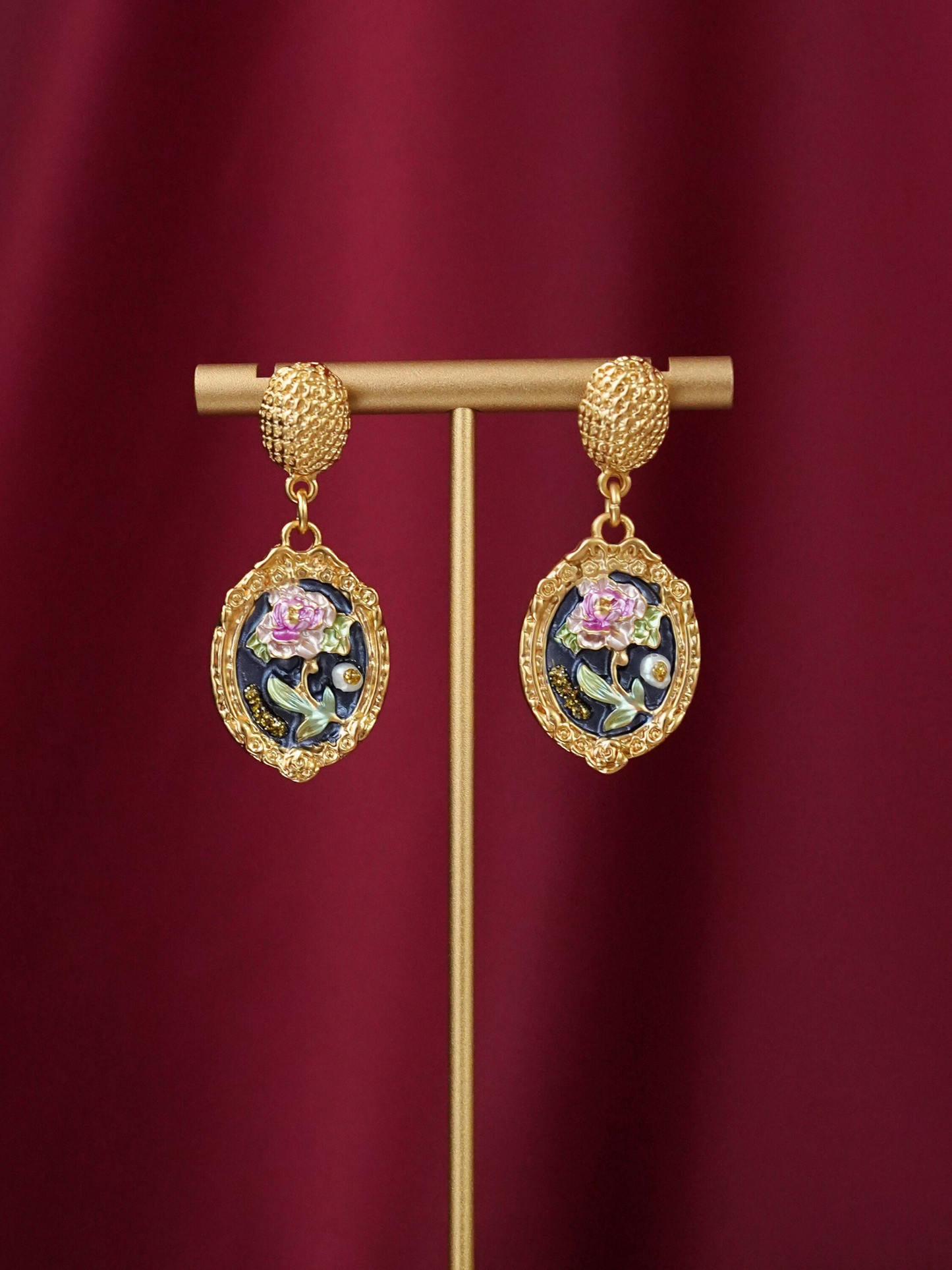 EA0026BU Earrings Dangle Freshwater Pearl Enamel 18K Gold Pleated