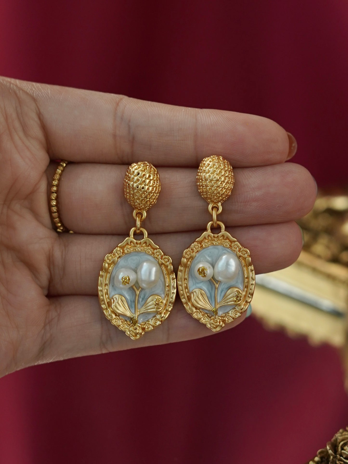 EA0005BU Earrings Dangle Freshwater Pearl Enamel 18K Gold Pleated